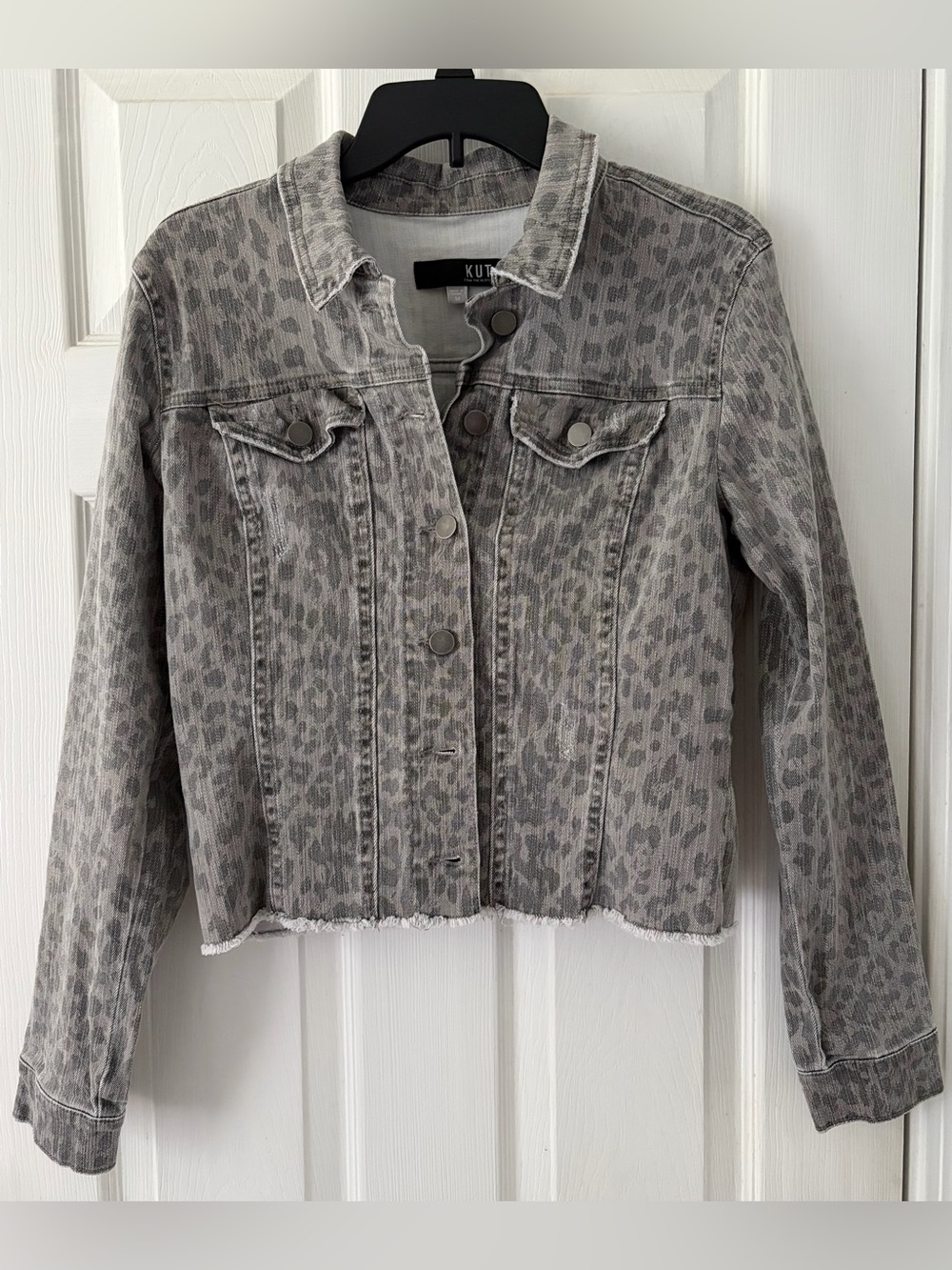 Kut from the Kloth Gray Leopard-Print Cropped Denim Jacket